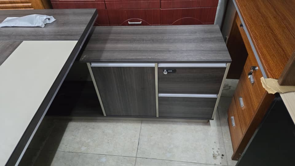 Bureau Bureau